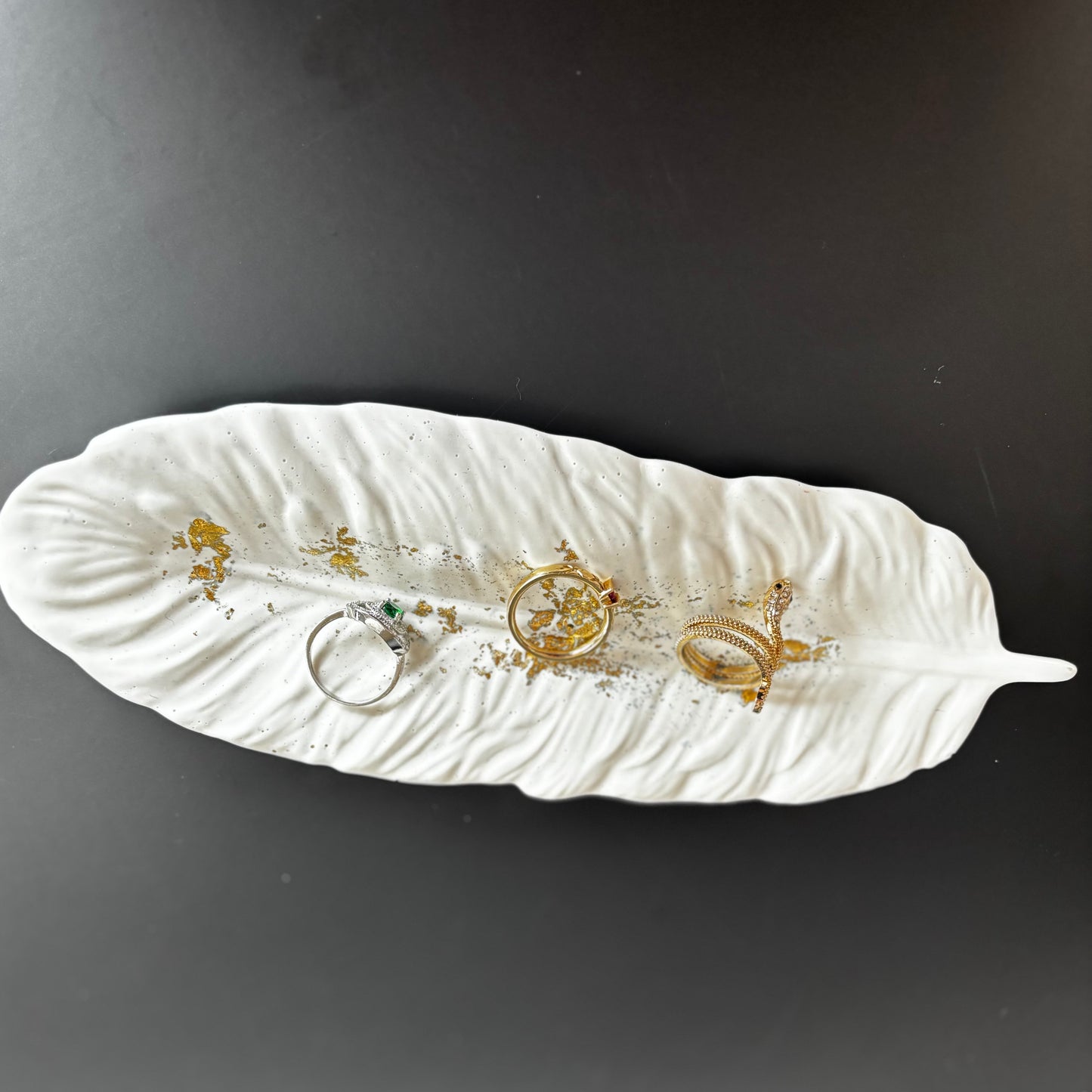 Schmuckablage im Blatt-Design Elysian Elegance