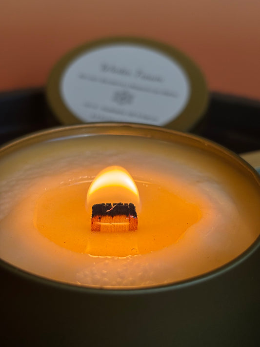 Winter-Traum – Duftkerze in einer goldfarbenen Metalldose