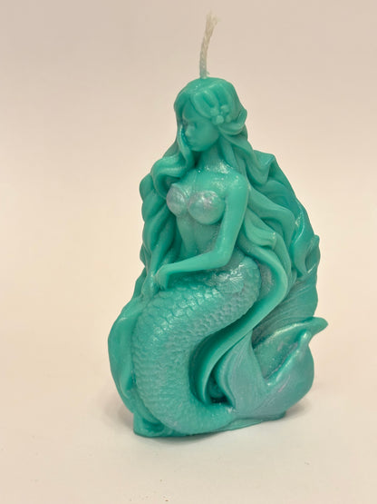 Maris – Meerjungfrauen-Skulpturenkerze aus Rapswachs