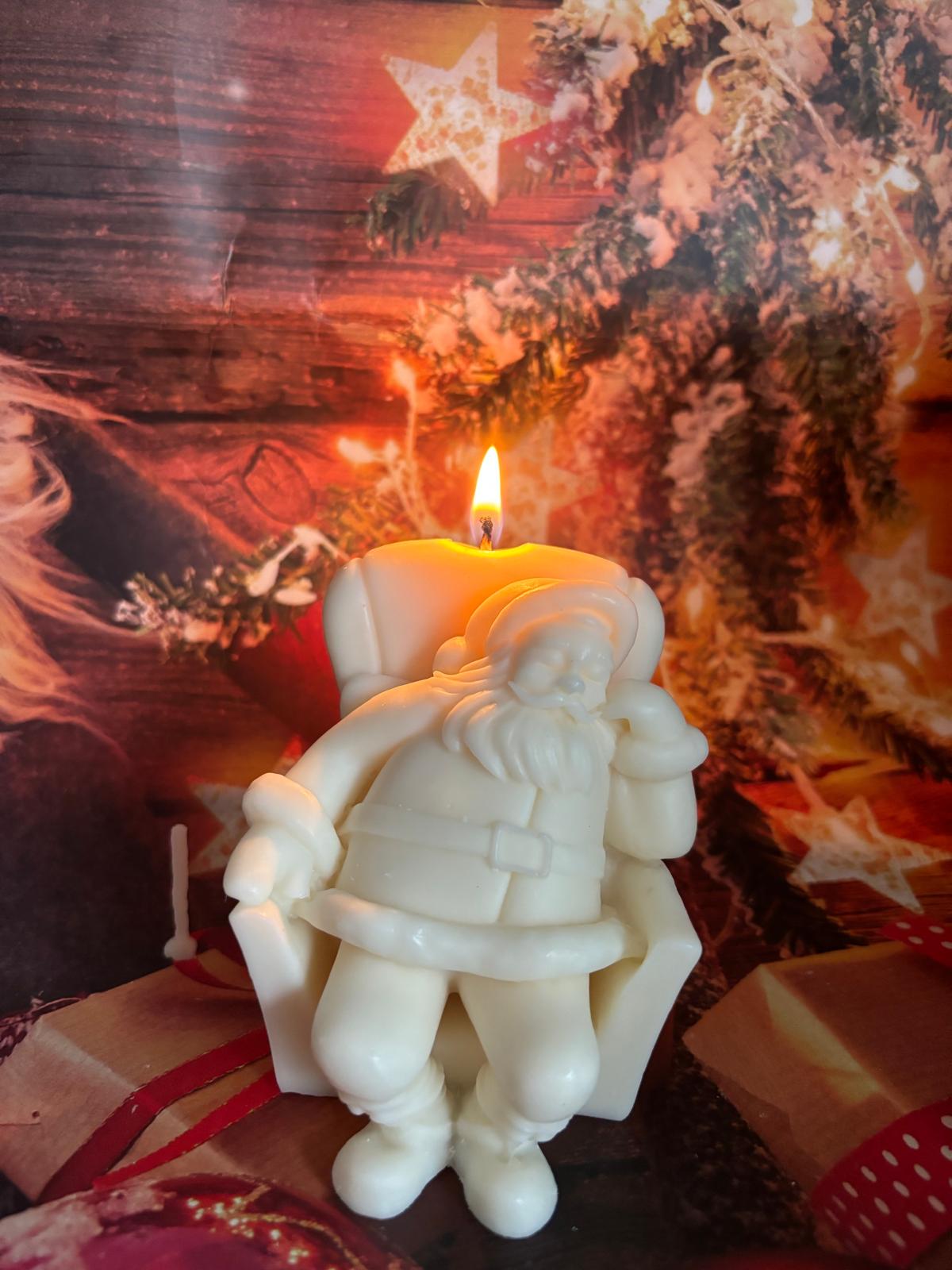 Weihnachtsmann im Sessel – „Santa’s Ruhemoment“